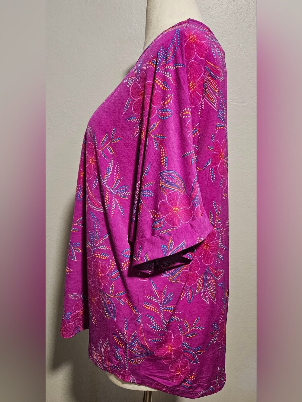 Dear Scarlett Boyfriend V0037 Floral  Short Sleeve Top Magenta Pink Size 2X NWT - Picture 5 of 9